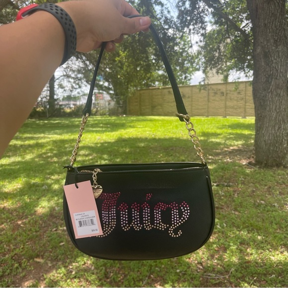 New Juicy Couture Shoulder Bag
Liquorice Be Classic II Shoulder Bag
New - Picture 9 of 13